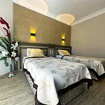 Monte Carlo Hotel