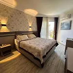 Monte Carlo Hotel 4*
