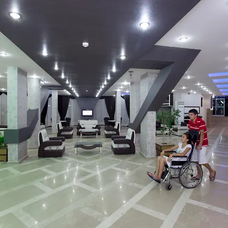 蒙特卡洛酒店 4* 阿拉尼亚