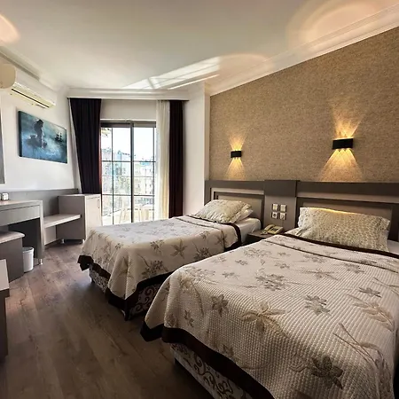 蒙特卡洛酒店 4* 阿拉尼亚