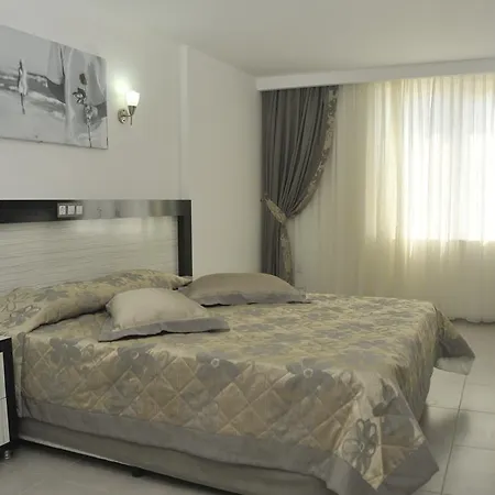 蒙特卡洛酒店 4* 阿拉尼亚